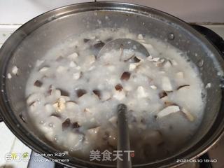 排骨鲜虾肉片粥的做法