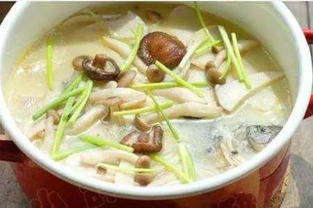 草鱼炖鱼汤豆腐的做法