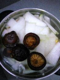 冬瓜炖豆腐蘑菇的做法