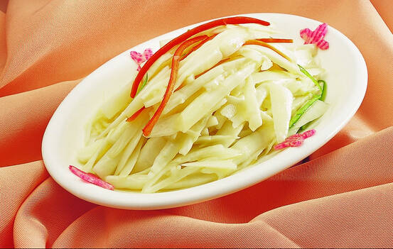 笋壳苦瓜汤的做法