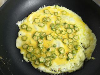 秋葵鸡蛋卷做法图解
