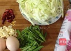 豆角鸡蛋炒挂面的做法