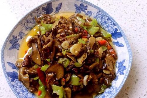 油豆腐炒菌子的做法
