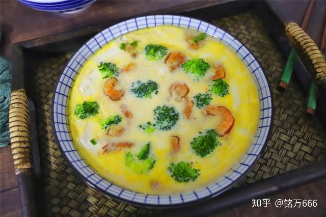 豆腐煮鸡蛋饭的做法