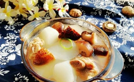 排骨白萝卜花菇的做法