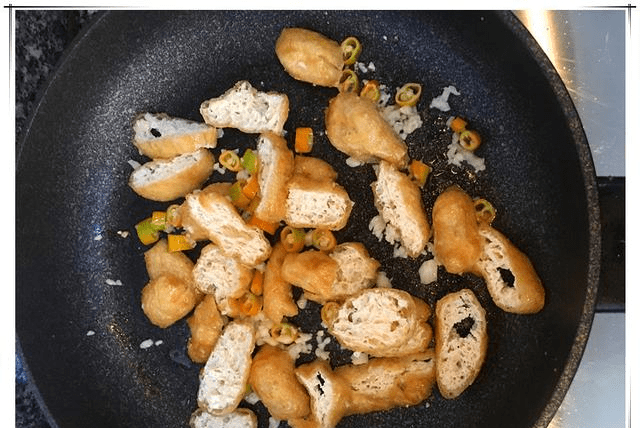 油豆腐包菜瘦肉的做法