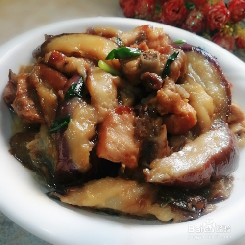喷香哥排骨炖茄子的做法