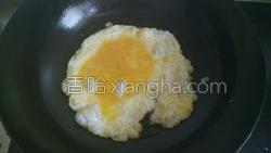 煎小块鸡蛋做法