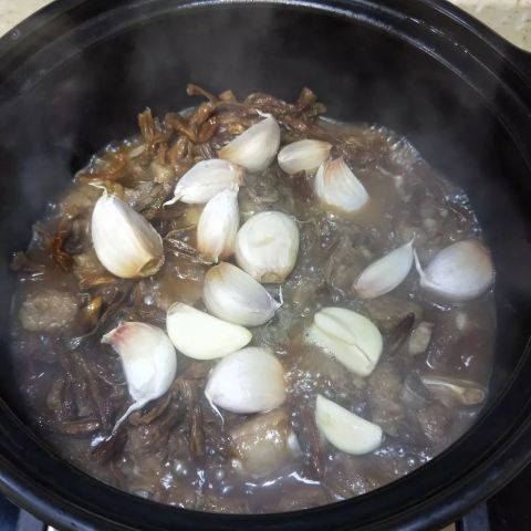 喷香哥炖排骨的做法大全