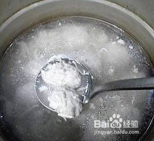 银鱼炖肉丸汤的做法