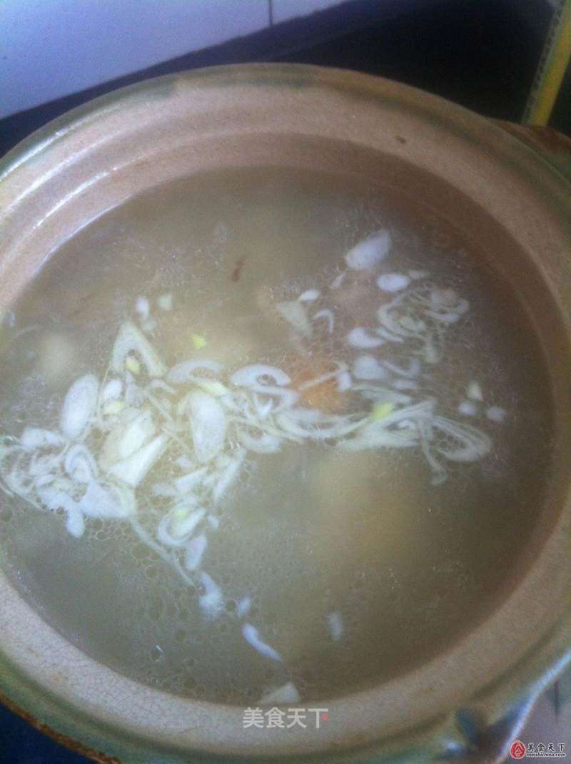 羊肉炖当归汤的做法