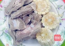 紫菜鱿鱼排骨汤的做法