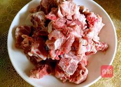 排骨焖小土豆黄豆的做法
