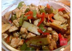肉烧鸡蛋干做法
