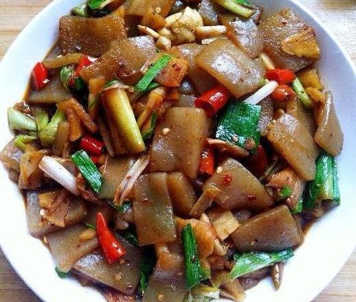 魔芋炒排骨的做法视频教程