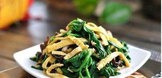 猪肝鸡蛋豆腐菠菜的做法