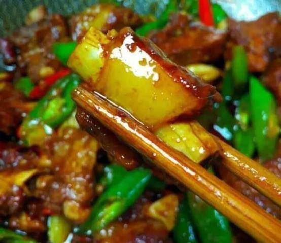 排骨炒青椒小米椒的做法