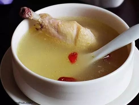 月子茯苓煲汤的做法