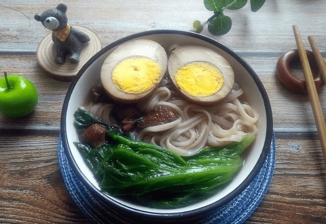 面条卤鸡蛋做法