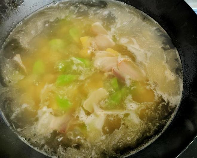 腊肉片土豆汤的做法