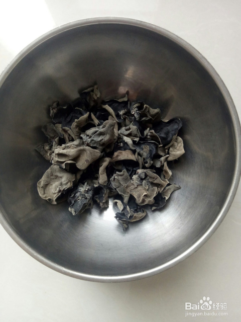 洋葱木耳辣椒鸡蛋做法