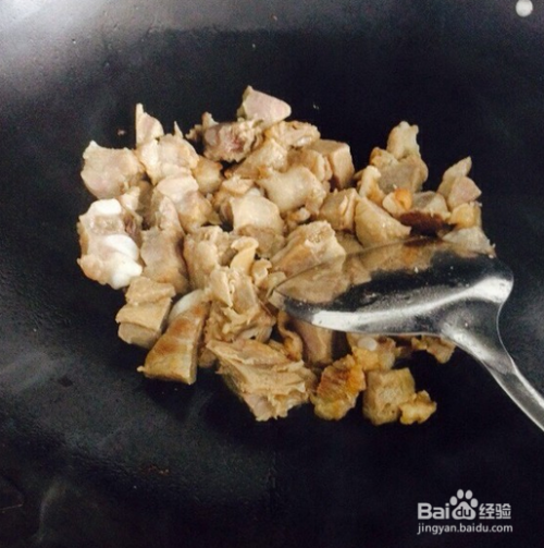 排骨炖糯米酒的做法视频