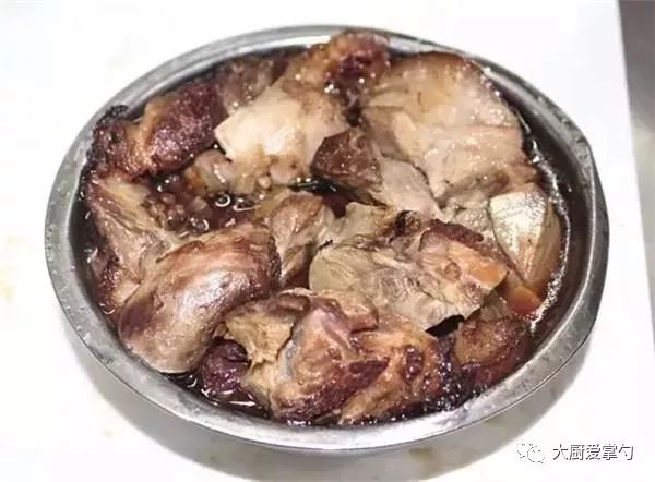 折耳根肘子汤的做法