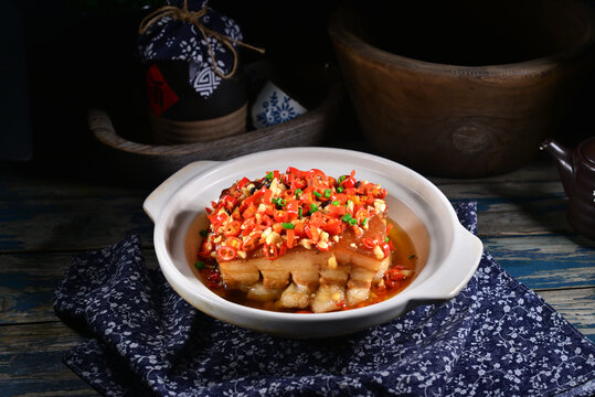 白辣椒炒排骨肉的做法
