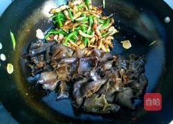 豆腐青椒木耳肉丝的做法