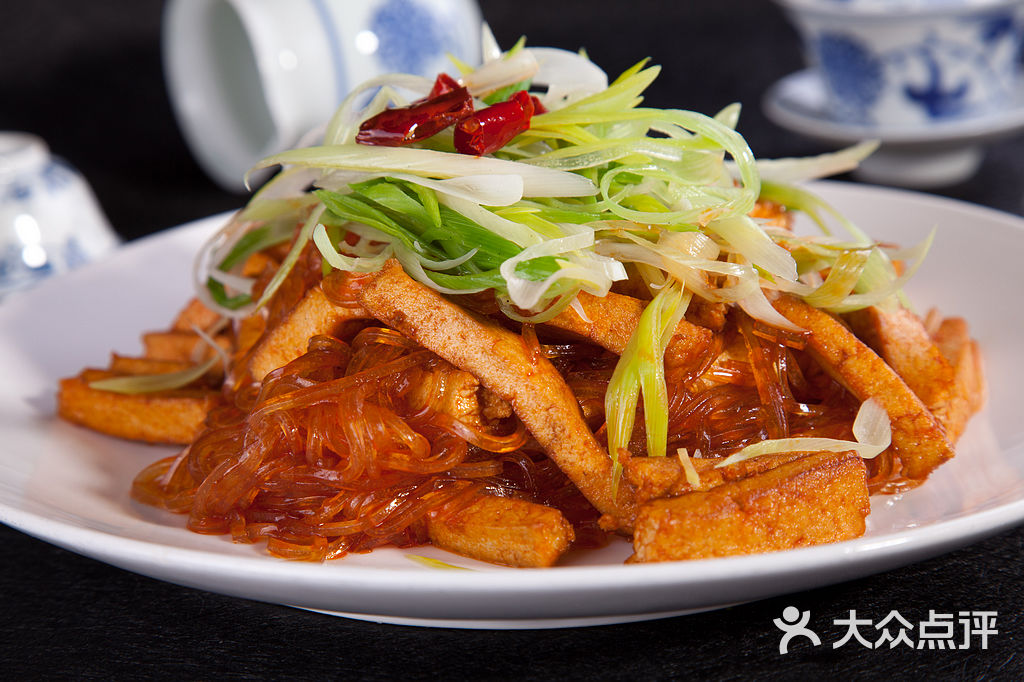 炒蒜苗豆腐炒粉条的做法