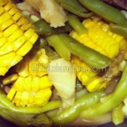 白芸豆玉米炖排骨的做法