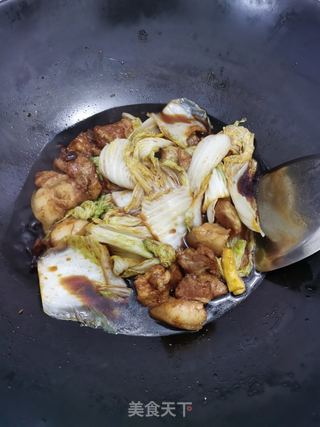 排骨香肠烧白菜的做法