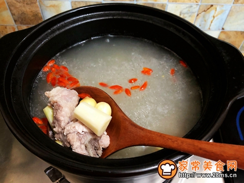 生牛排骨炖汤的做法大全
