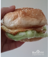 鸡蛋汉堡晚餐做法
