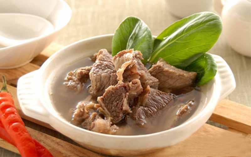 牛肉炖菠萝排骨汤的做法