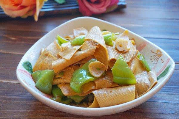 尖椒千张豆腐的做法