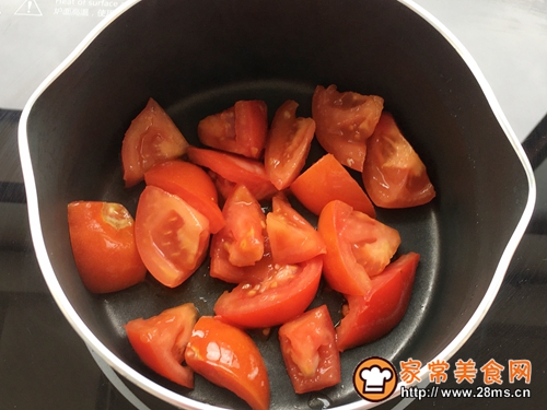 芸豆炖排骨放西红柿的做法
