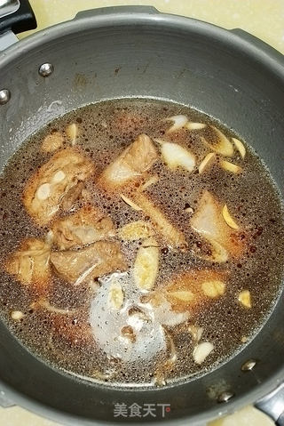 辣味排骨炖鱿鱼的做法窍门