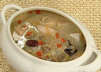 乌鸡肉煲汤的做法