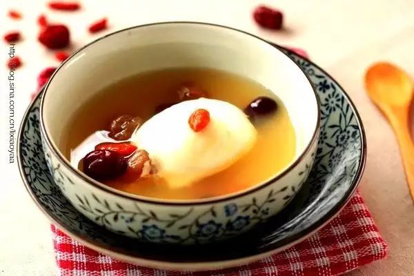 桂圆炖鸡蛋肉饼做法