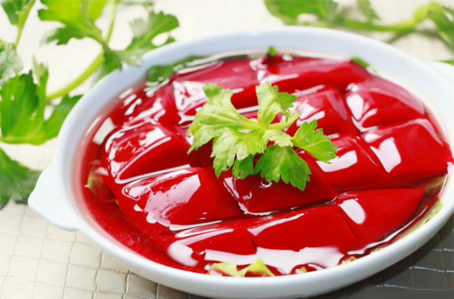 鸭蹄豆腐火锅的做法