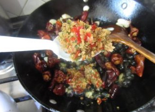 炸排骨炒田螺肉的做法
