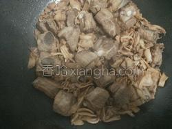 花生墨鱼干排骨的做法