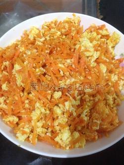 酸菜红萝卜炒鸡蛋做法