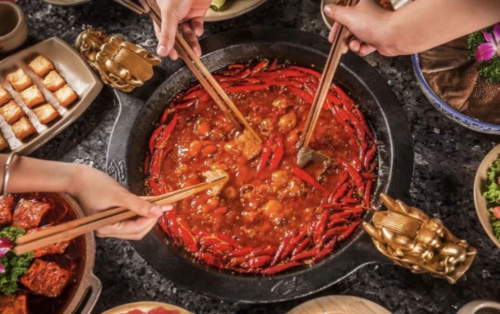 特色酱椒鱼火锅的做法