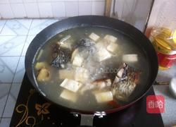 卤排骨煮豆腐汤的做法
