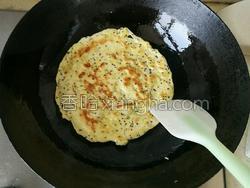 芝麻鸡蛋面食的做法