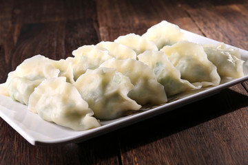 韭菜鸡蛋虾饺子的做法