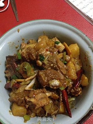 土豆烧排骨中国菜的做法