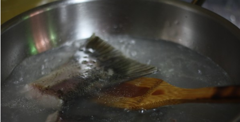 草鱼炖豆腐快餐的做法